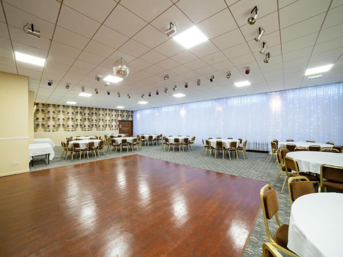 Oyo Douglas Hotel Кілмарнок Екстер'єр фото
