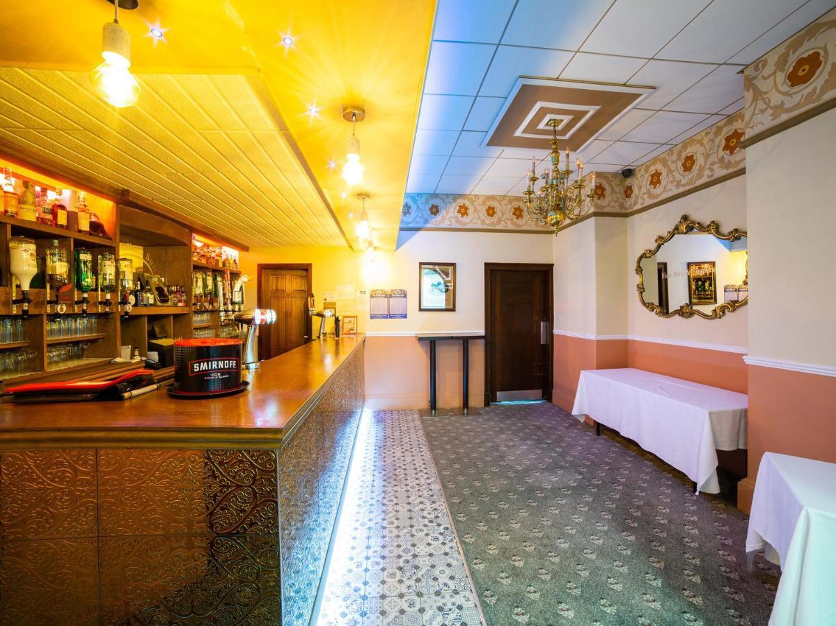 Oyo Douglas Hotel Кілмарнок Екстер'єр фото